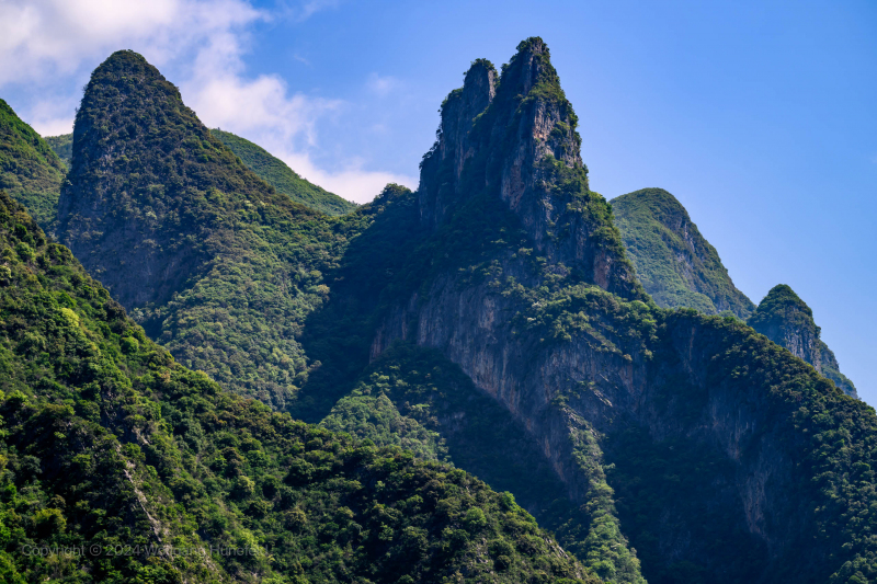 049-Spitze-der-Goettin-in-der-Wu-Schlucht