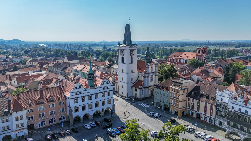 Altes-Rathaus-und-Allerheiligenkirche-Litomerice-Juni-2024