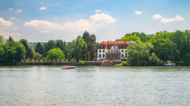 Schloss-Koenigsklinger-Aue